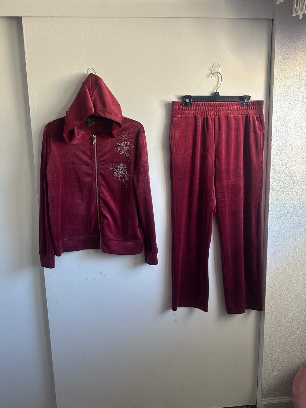 Velour Zip Hoodie &  Sweatpants Set - Color Wine